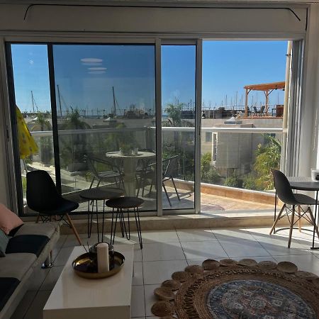 Charming Apartment With Sea View At Marina Village Herzliya Exterior photo