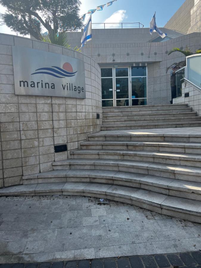 Charming Apartment With Sea View At Marina Village Herzliya Exterior photo