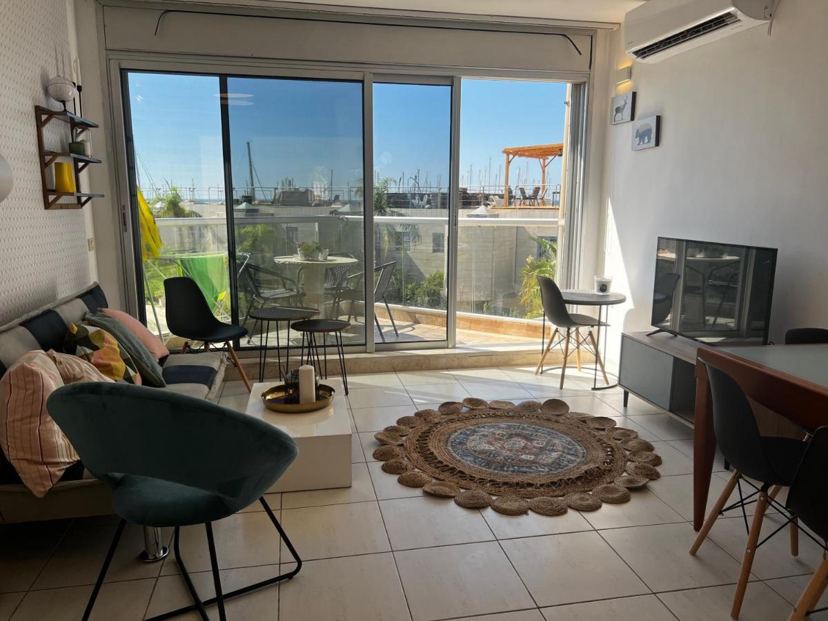 Charming Apartment With Sea View At Marina Village Herzliya Exterior photo
